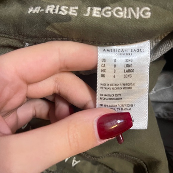 American eagle hi-rise skinny camo jeans - Picture 3 of 4